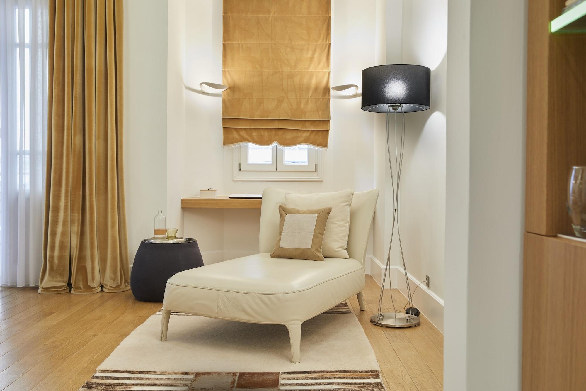 فندق إكسلسيور سالونيك المظهر الخارجي الصورة A floor lamp